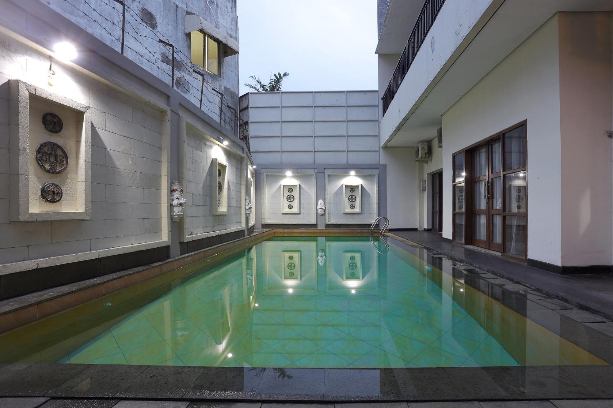 Jambuluwuk Residence Pakubuwono Jakarta Exterior foto